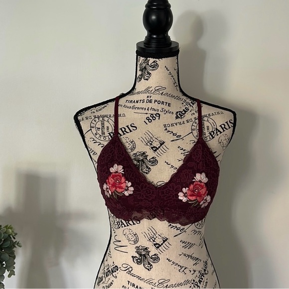Gilly Hicks Other - Gilly Hicks Dark Red Lace Bralette with Floral Embroidery